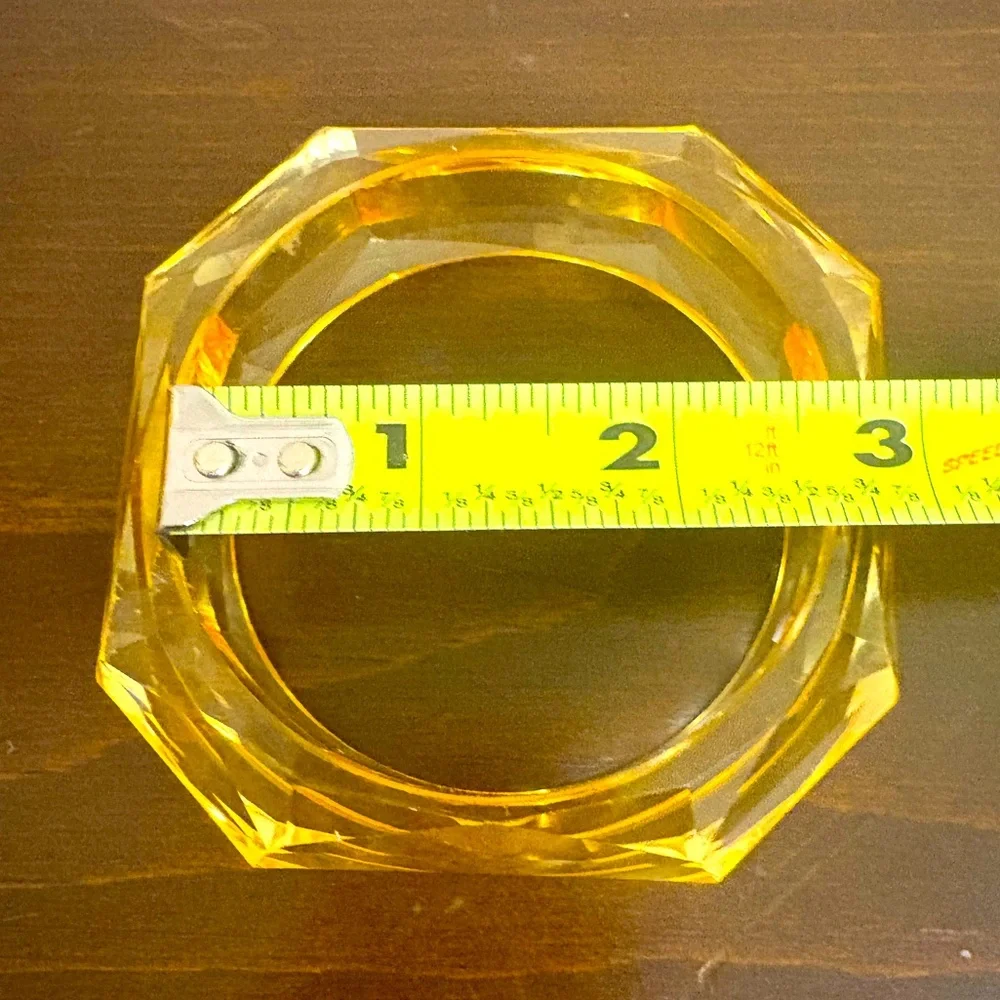 Vintage Faceted Lucite Bangle Bracelet - Picture 11 of 12